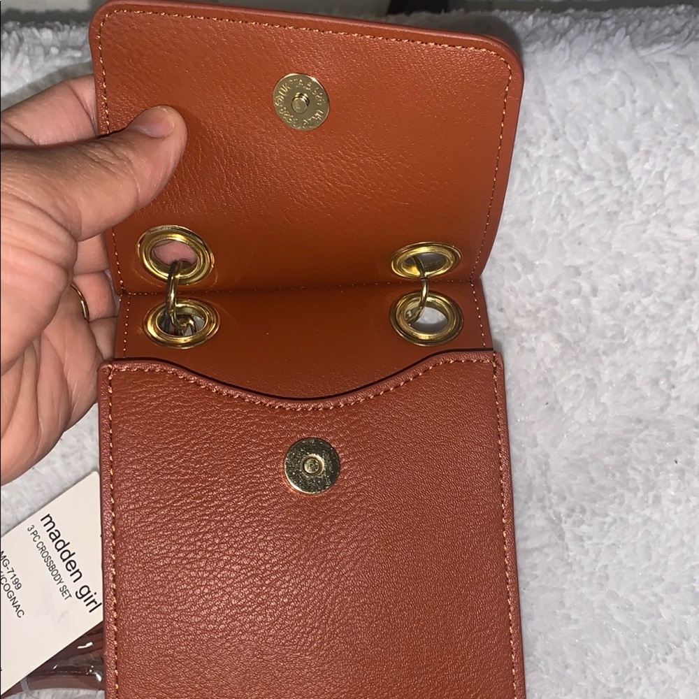 Madden Girl Brown Leather Crossbody Bag with Polished Finish - Picture 4 of 4